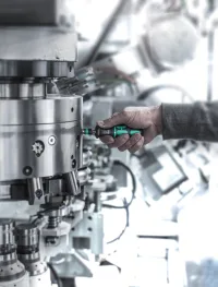 Серия 7400 Kraftform Динамометрическая отвертка  с уставкой и регулировкой момента затяжки (0,1-3,0