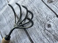 Культиватор с пятью мощными зубцами