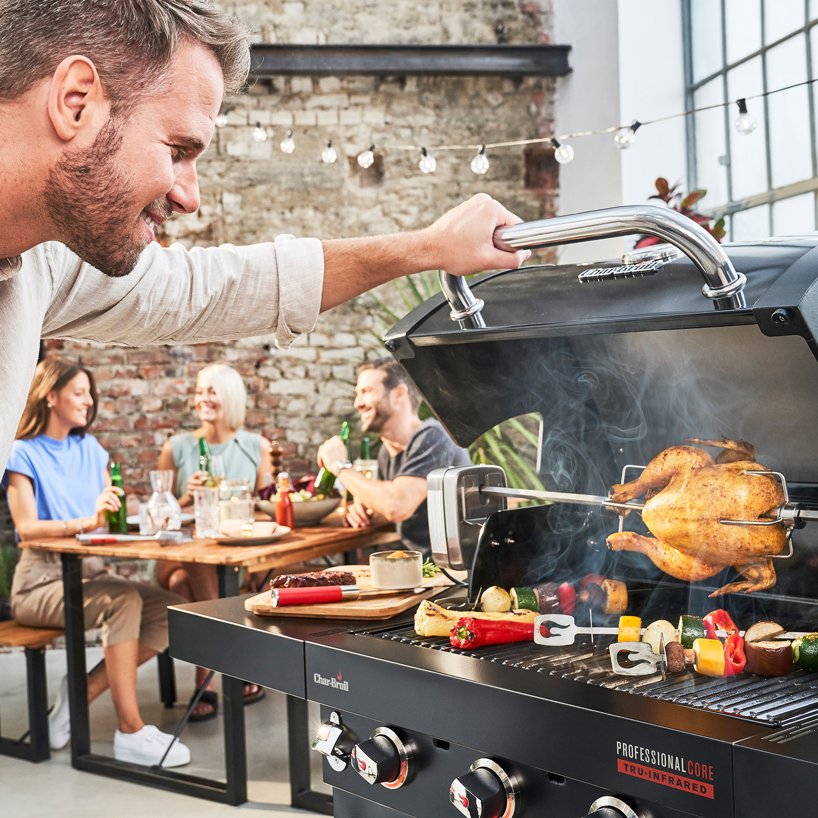 Газовый гриль Char-Broil Professional CORE 3B 5