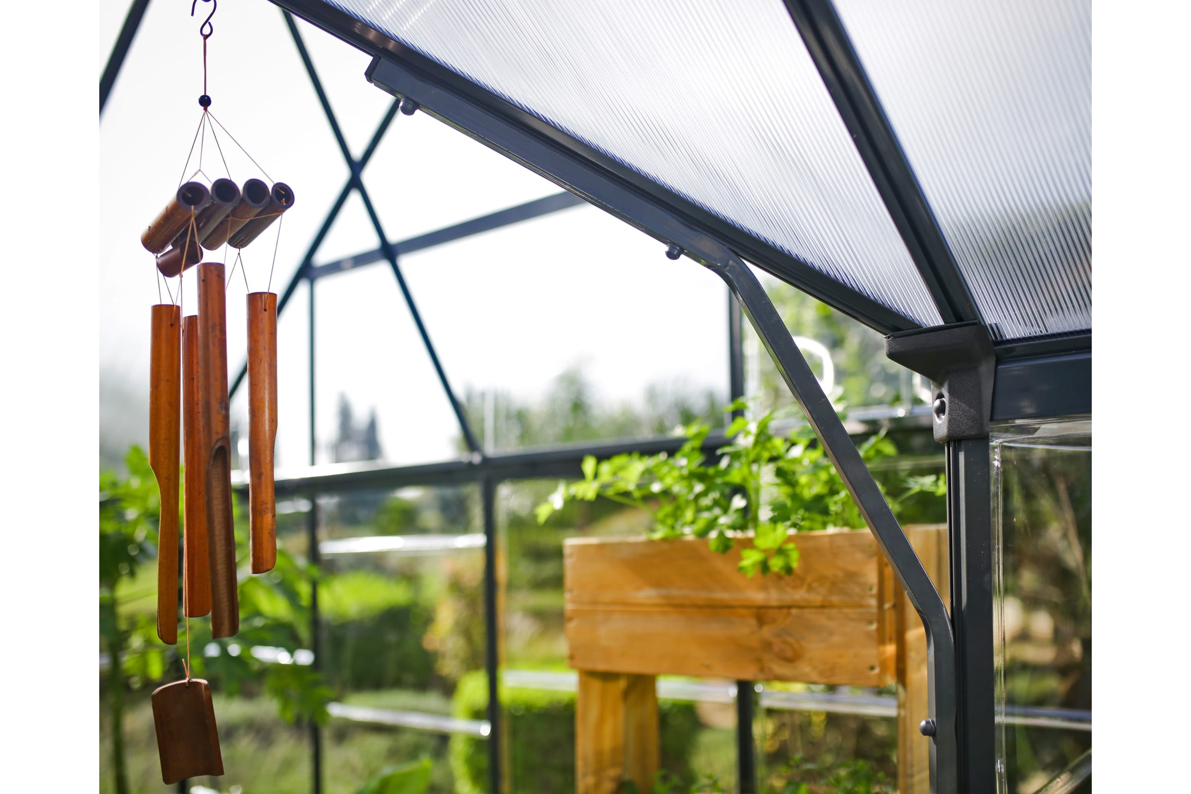 Теплица с прозрачным остеклением Palram VICTORY ORANGERY GARDEN CHALET 4
