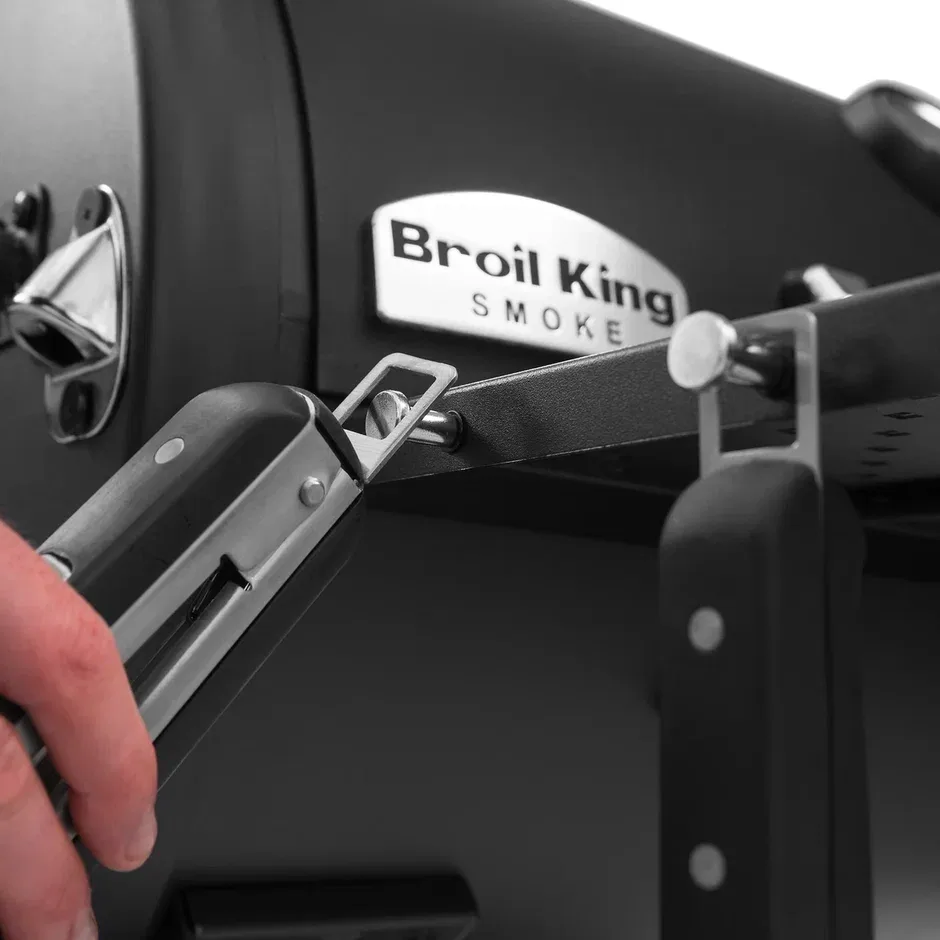 Угольный гриль коптильня Broil King Regal Offset 400