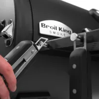 Угольный гриль коптильня Broil King Regal Offset 400