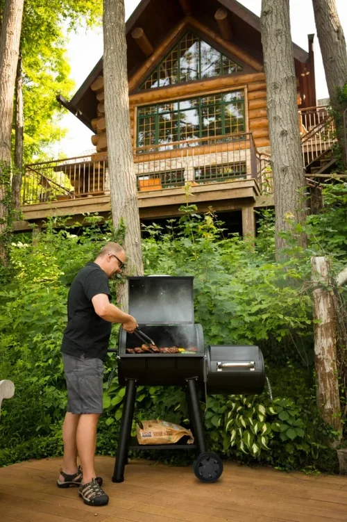 Угольный гриль коптильня Broil King Regal Offset 400 15