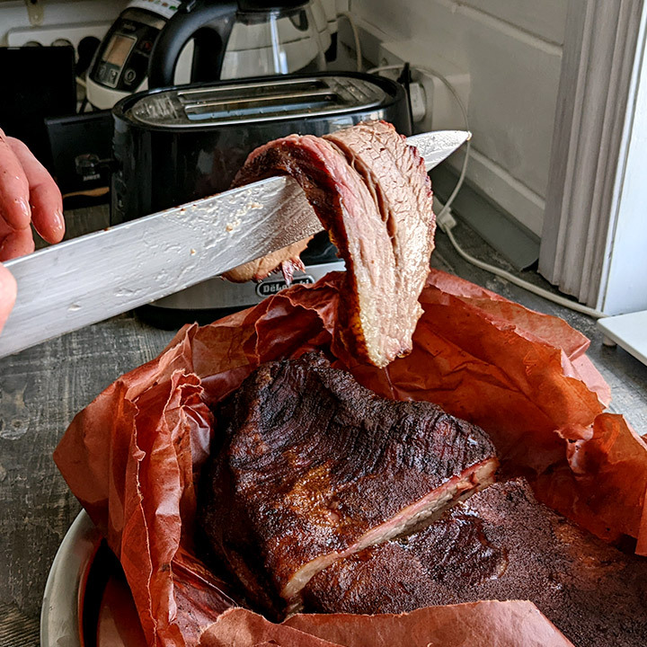 Бумага мясника Suckle Busters Pink Butcher Paper, розовая, 61 см , 45 м. 4