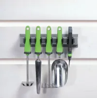 Универсальный держатель для хозинвентаря Multiholder